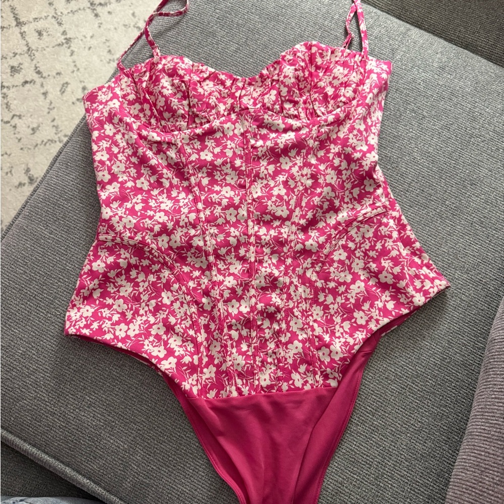 Zara Pink and White Floral Bodysuit